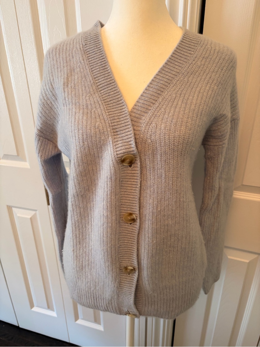 HAVEN Soft V-Neck Button-Front Cashmere Women's Sweater Cardigan - Light Blue M